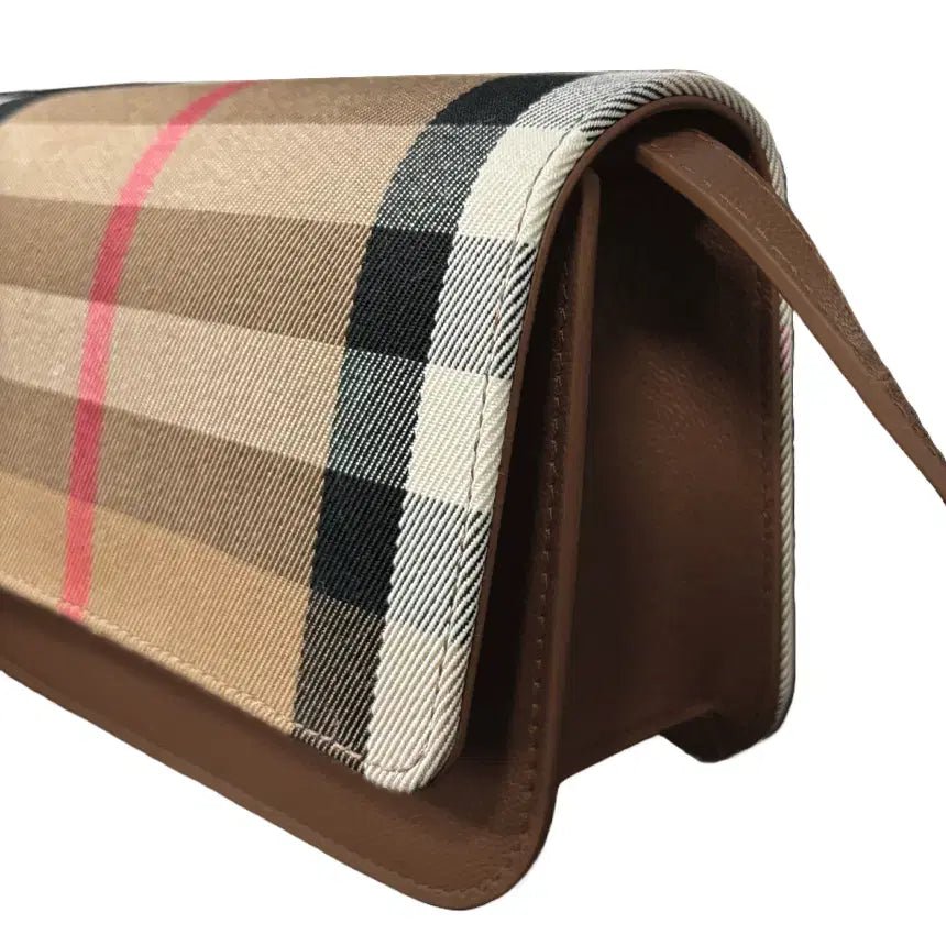 Burberry handbags outlet sale online