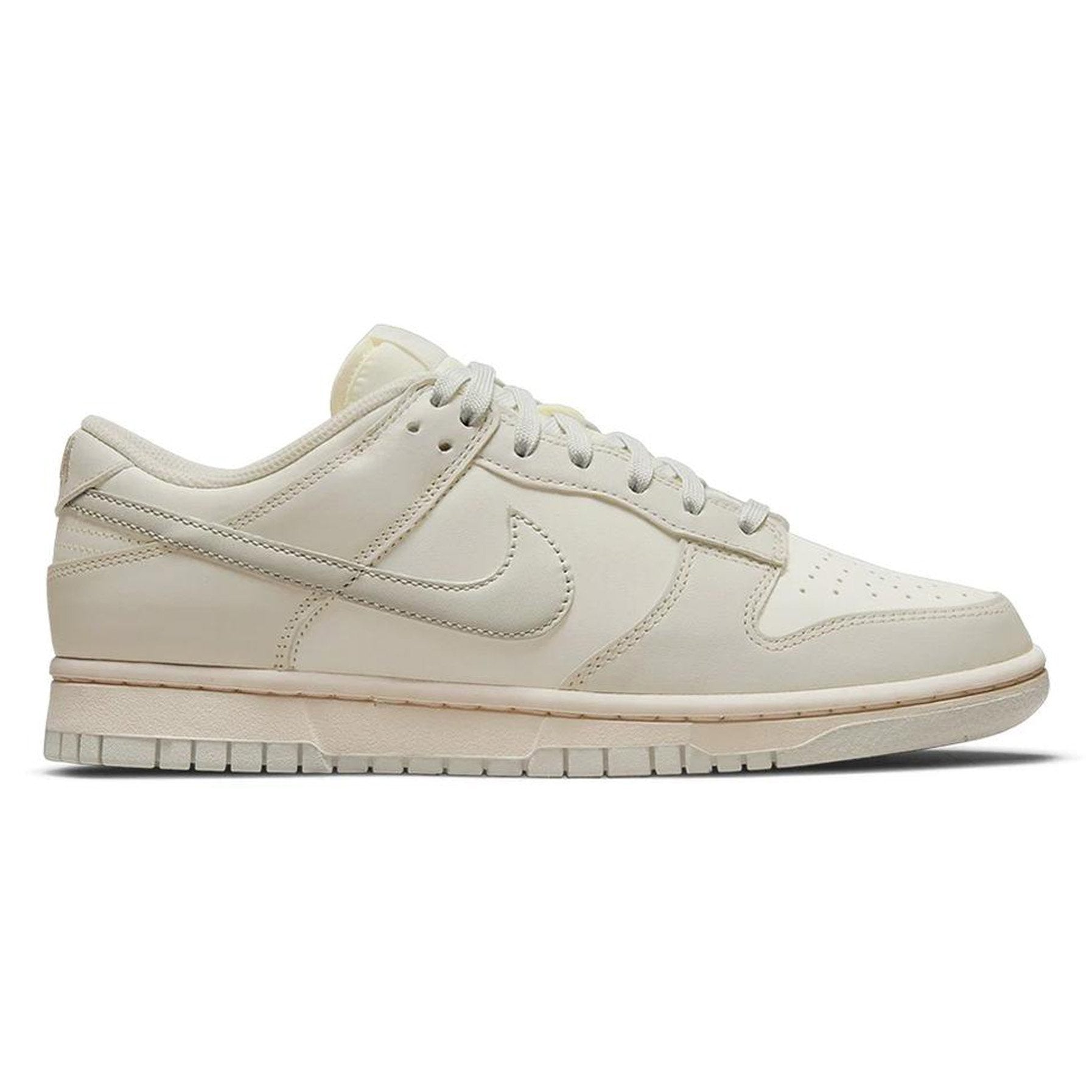 Color variation of Dunk Low 'Light Bone' Trainers